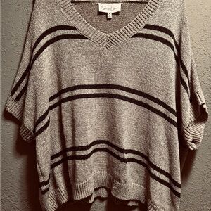 Sophia Lane Gray Striped V-Neck Poncho
